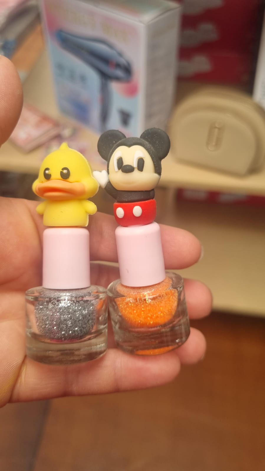 PINTURA DE UÑAS NENA